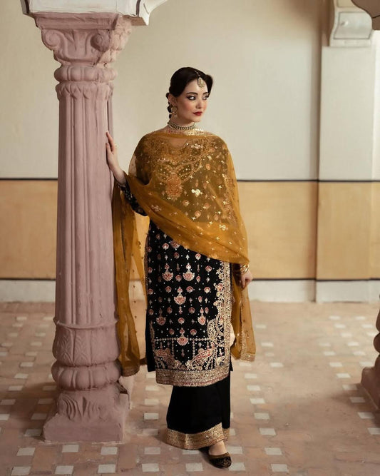 Elegant 3-Piece Set with Lace Side Work, Matching Pants with Pocket & Malmal Dupatta