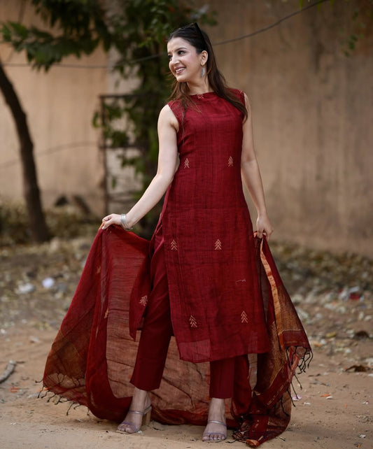 Sulabh A-Line Halter Neck Kurti with Linen Dupatta