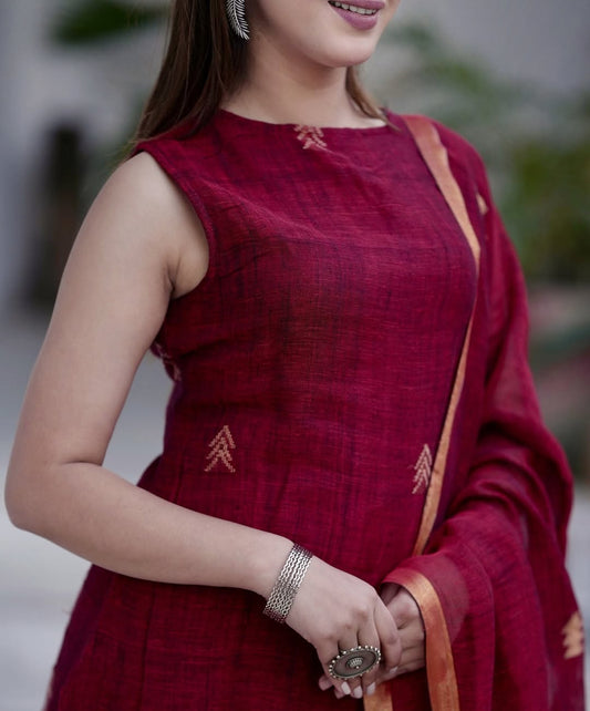 Sulabh A-Line Halter Neck Kurti with Linen Dupatta